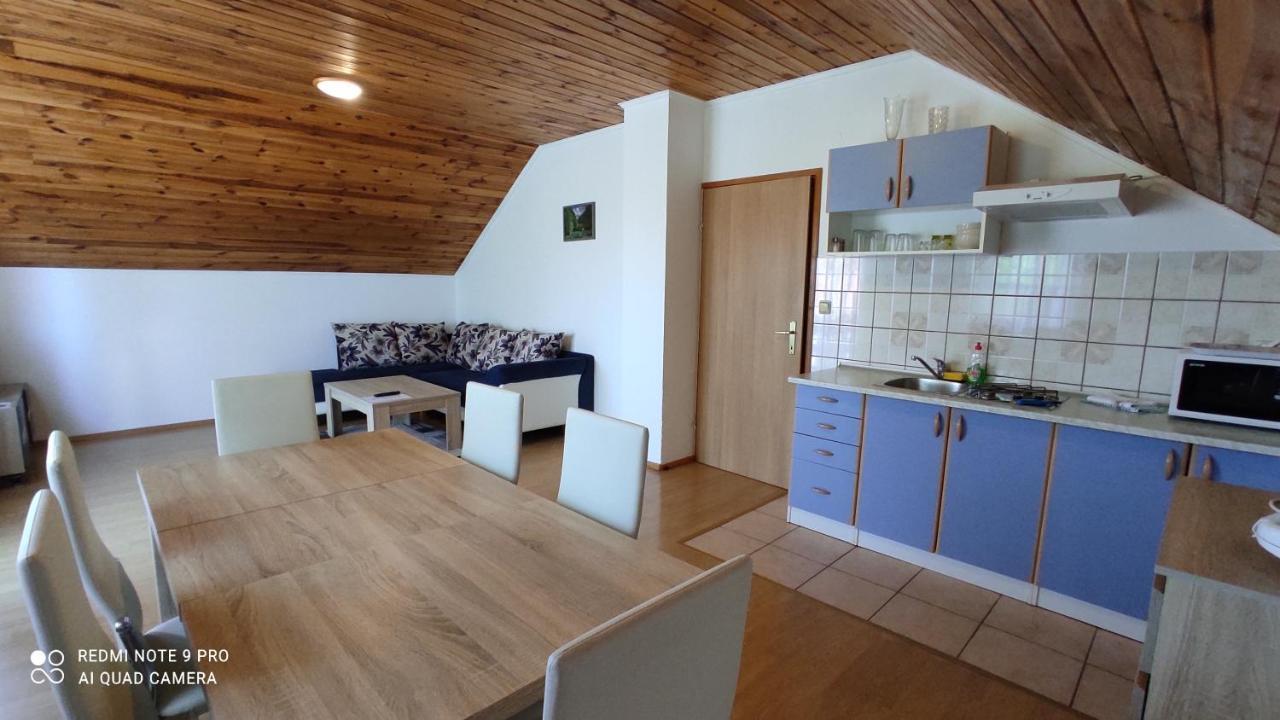 Nikolina Apartment *