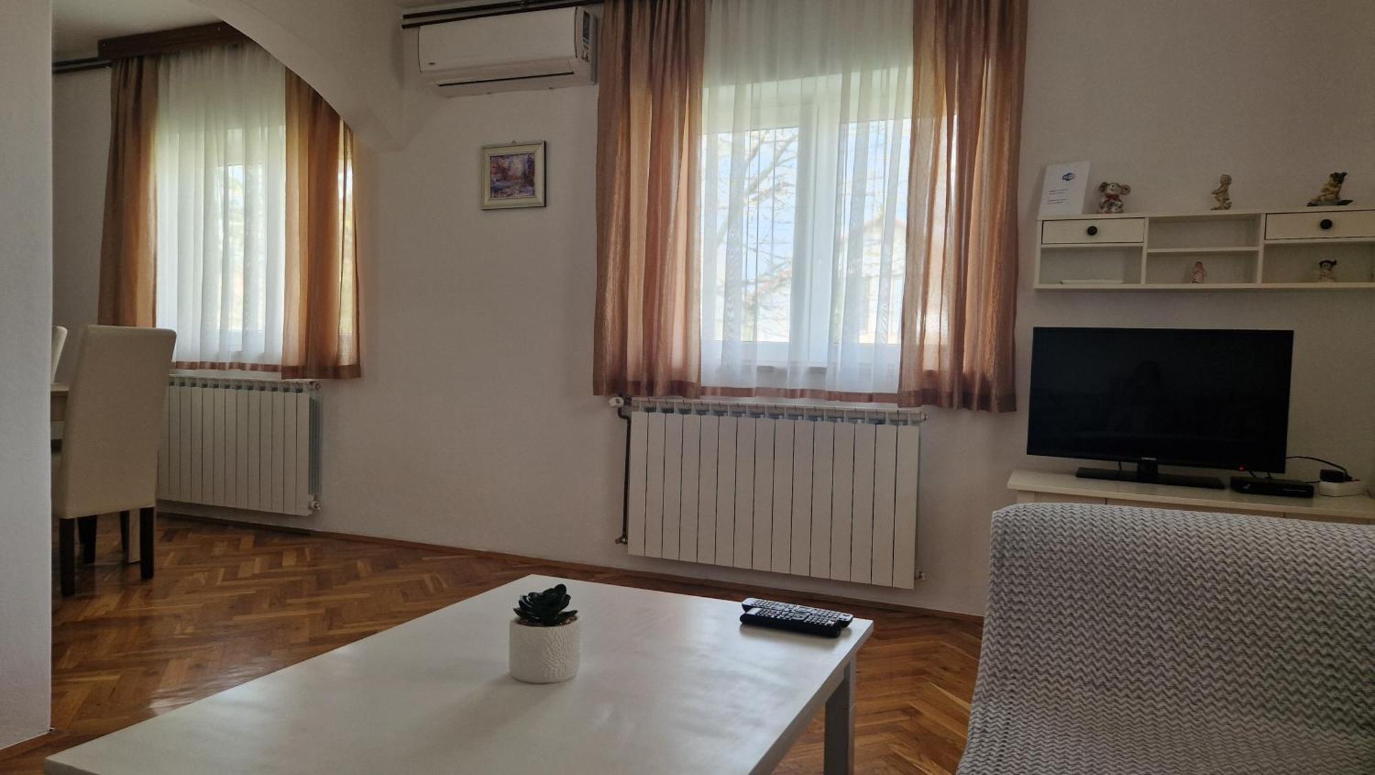 Nikolina Apartment
