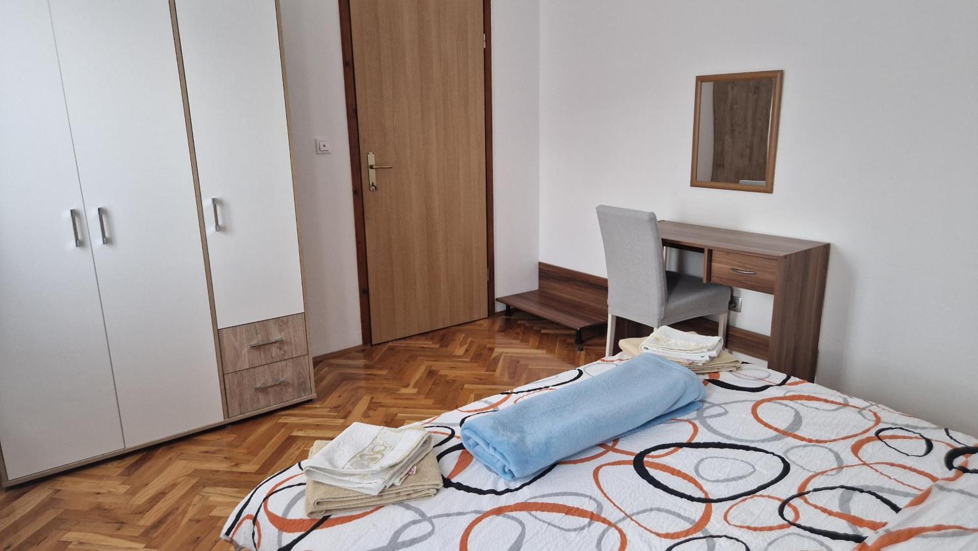 Nikolina Apartment *